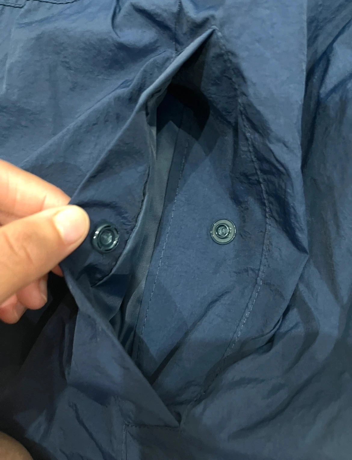 Chaqueta cortavientos delgada Pull&Bear azul marino hombre – photo 4